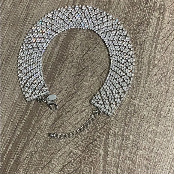 Chocker - Picture 3 of 4